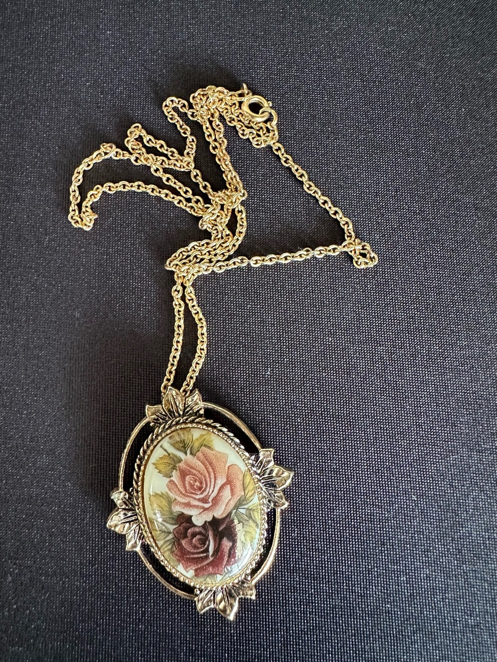 Vintage Sarah Coventry Rose Floral Cameo Pendant